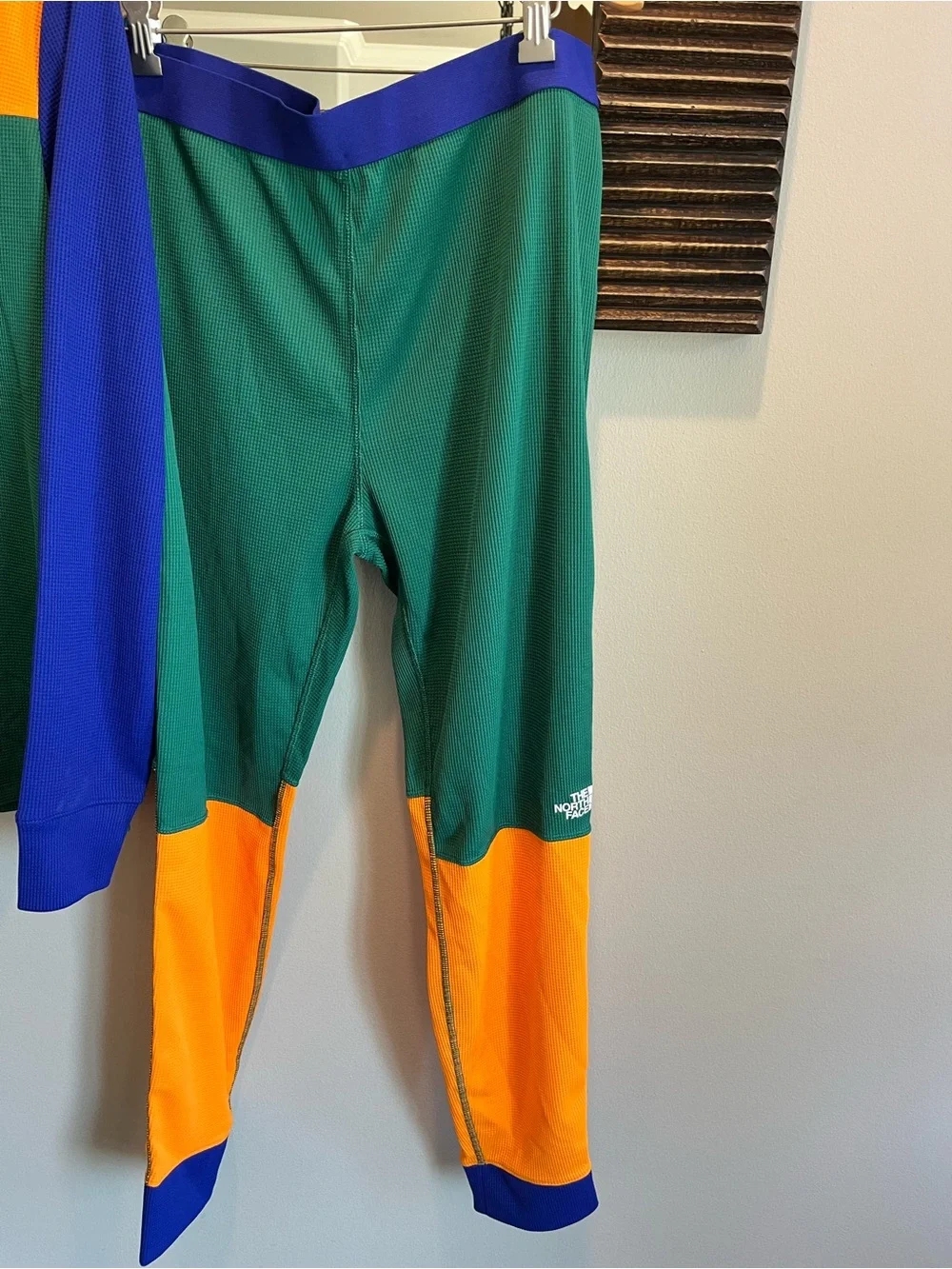 The North Face Men’s Waffle Baselayer Set Green Orange Blue Size M Top & Pants
